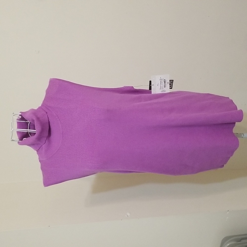 Purple ribbed Liz Claiborne short sleeve top. NWT, size XL